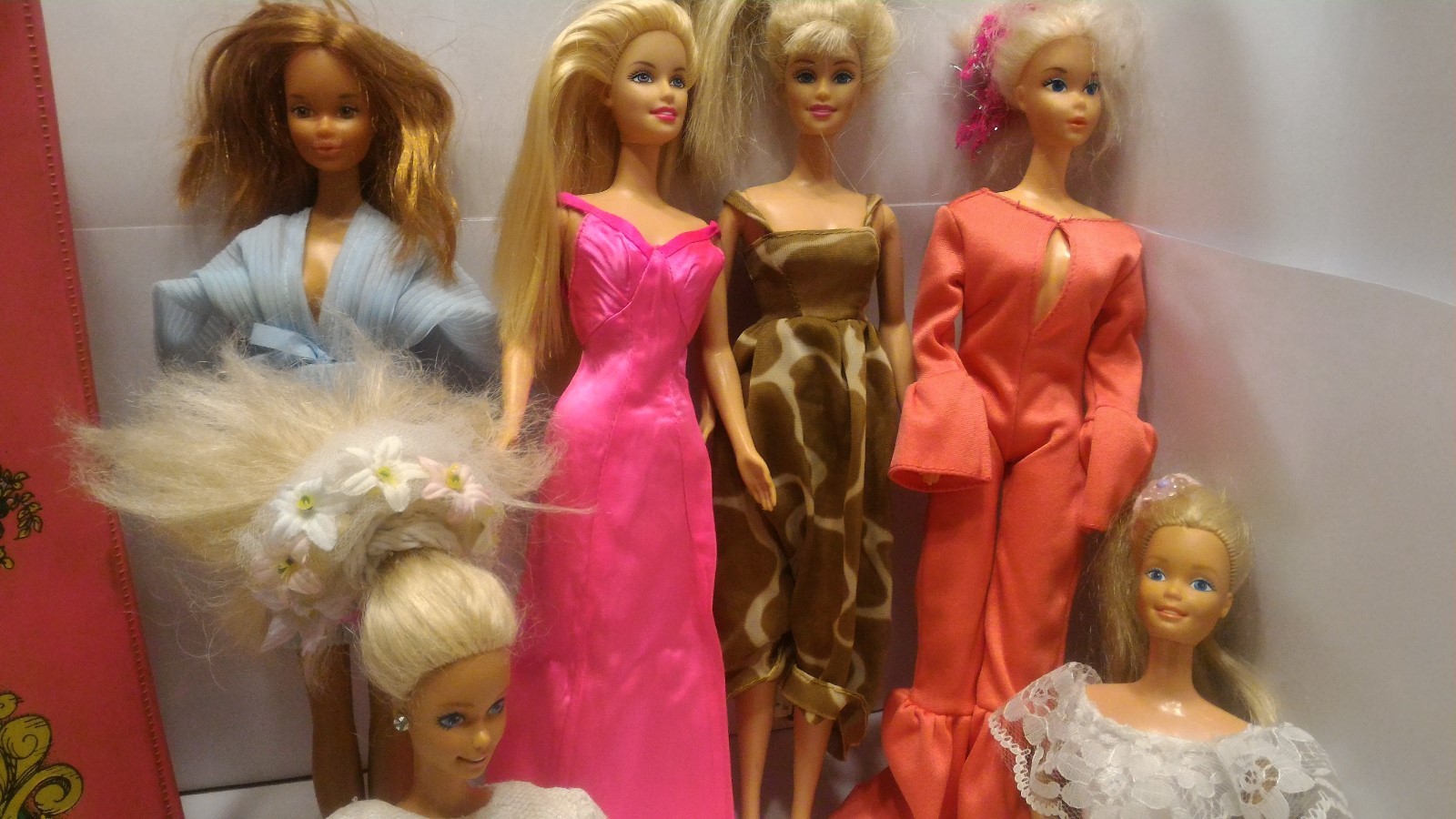 Barbie Doll Lot, Dolls from the sixties to modern, Vintage Clothes and Case