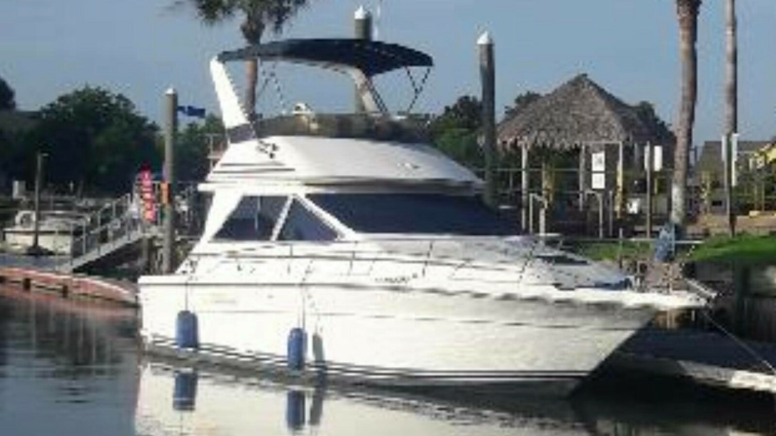 1989 Sea Ray 345 Fly Bridge 39' Overall Length, 2 rooms, Twin 454's, NICE!