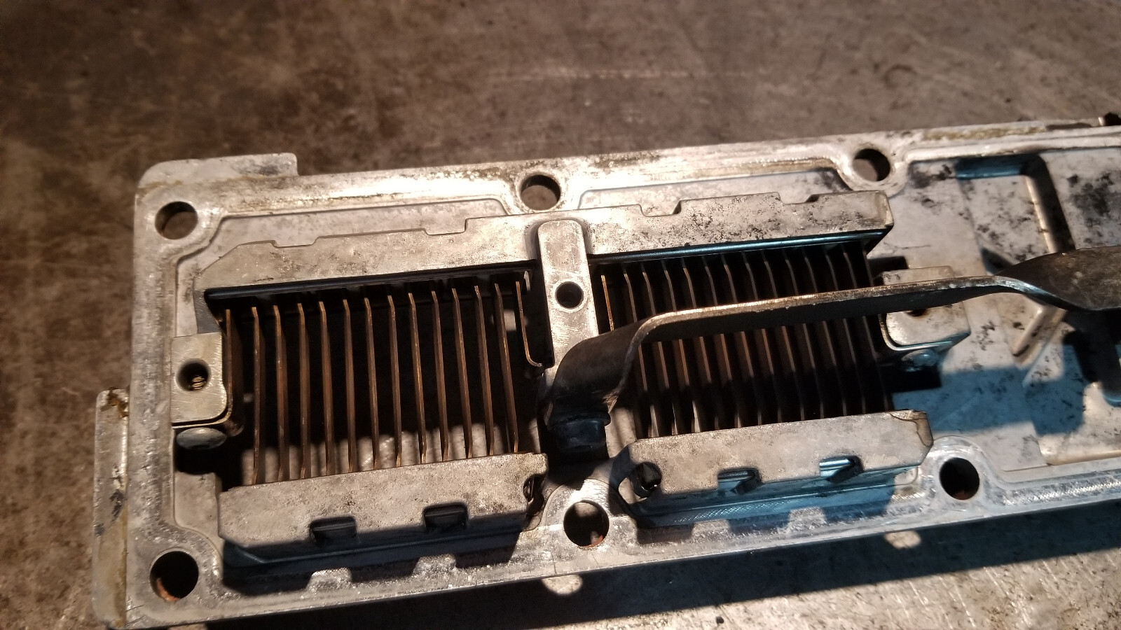 5260965 CUMMINS 6.7 6.7L INTAKE MANIFOLD GRID HEATER  ref1076 - Picture 2 of 7