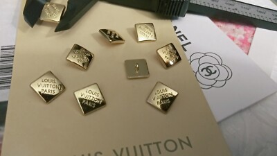 Louis Vuitton Button gold tone Single 10 mm Logo