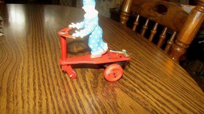 Vintage 1950-1960's Wind Up Tin Litho Crazy Clown Riding On Scooter Tricycle Key