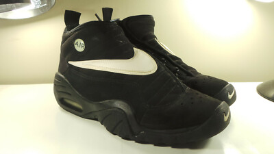 靴 Nike Air Shake Ndestrukt Black White Sol Nike Air Shake Ndestrukt 'Black & White'. Nike SNKRS