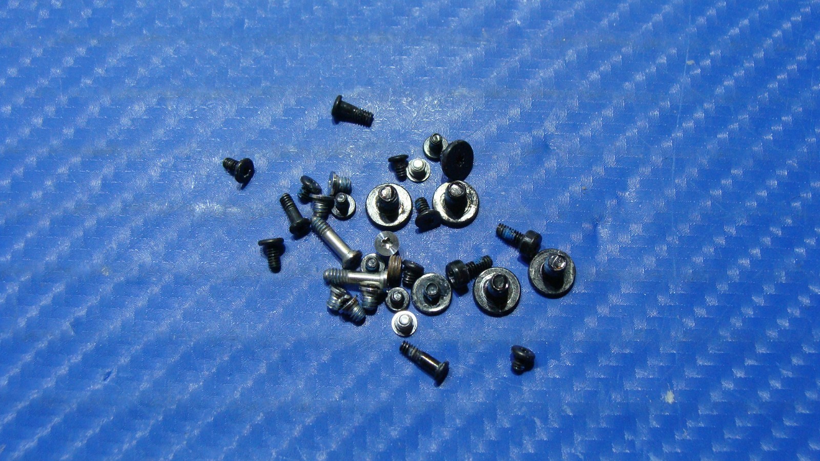 MacBook Air A1465 11" Early 2014 MD711LL/A MD712LL/A Screw Set GS111035 ER*