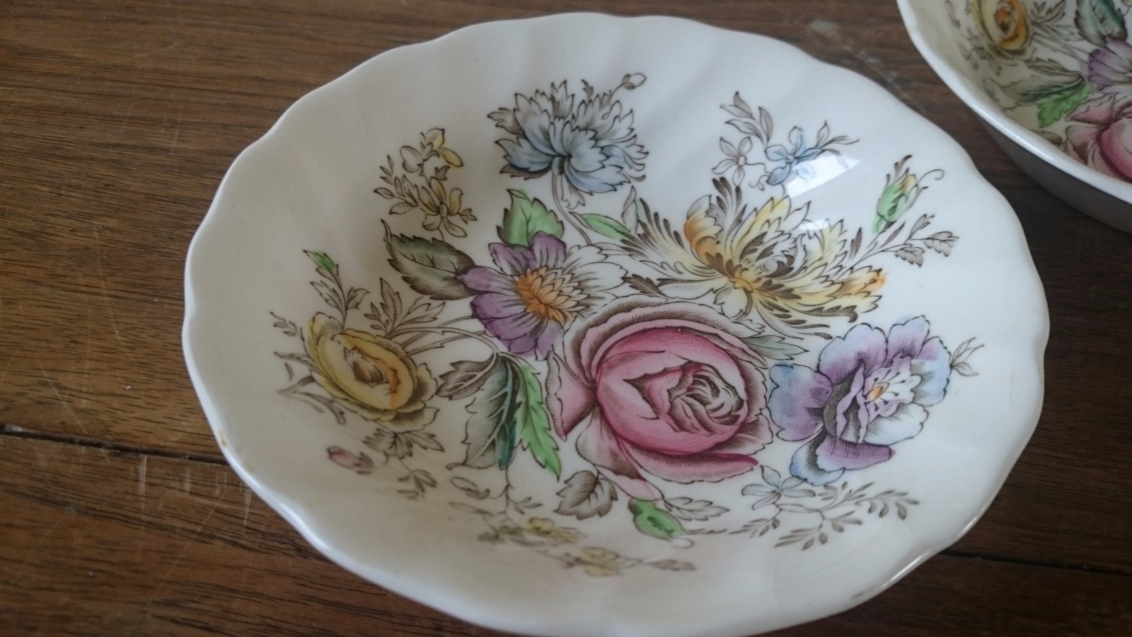 2 Vintage Johnson Brothers SHERATON Dessert / Sauce / Berry Bowls