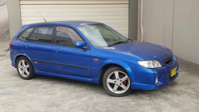 Mazda 323 2003