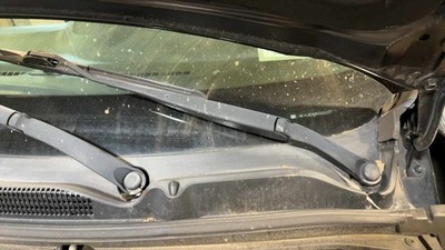 Used Left Wiper Arm fits: CHEVY SPARK 16 17 18 19 20 21 22