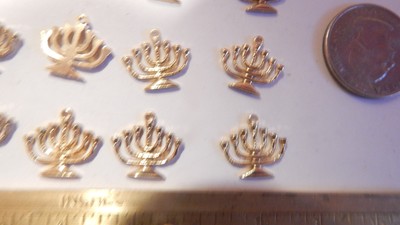 10 VINTAGE GOLD PLATED MENORAH  CHARMS RELIGIOUS JEWISH
