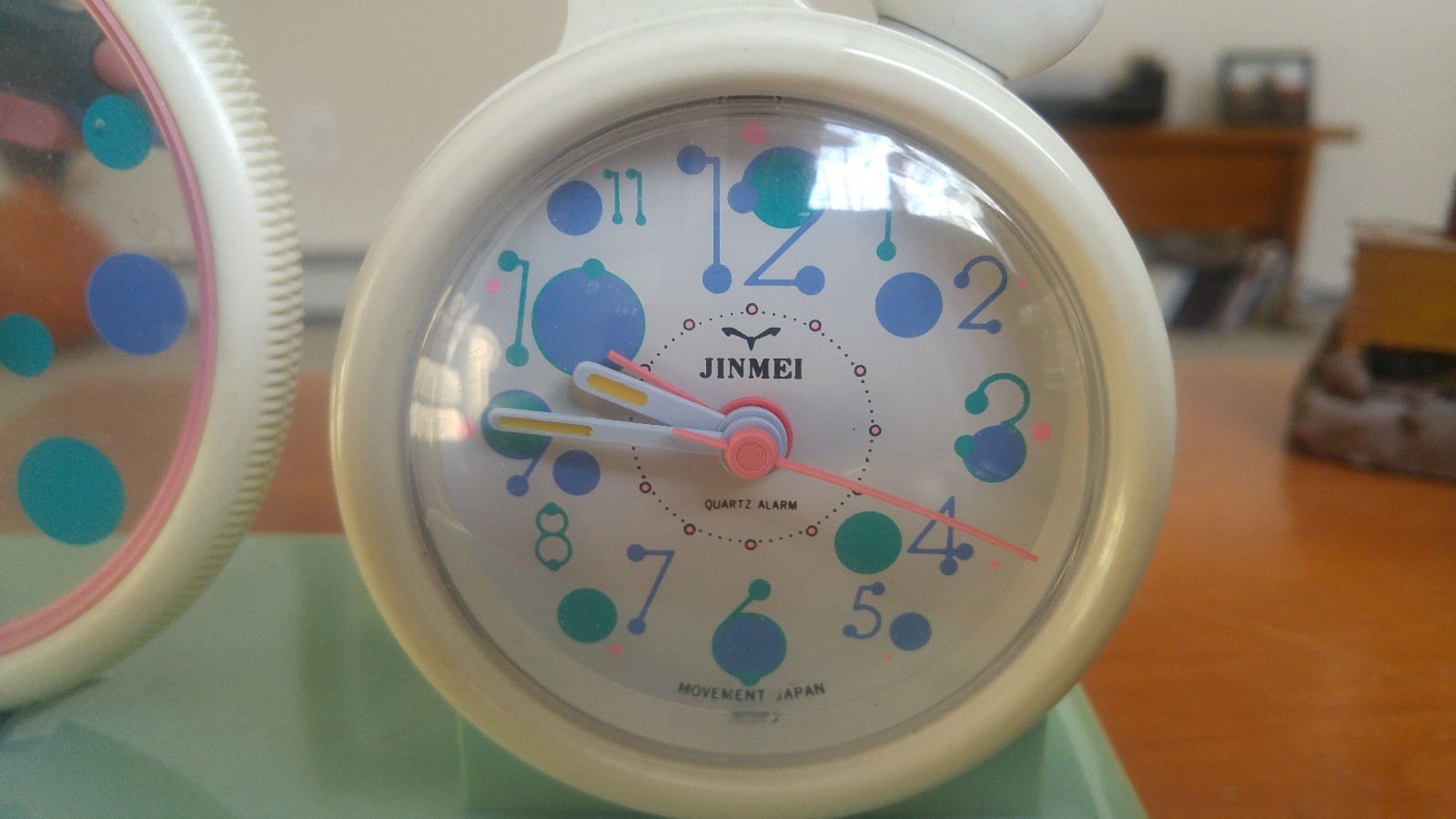 Jinmei Moving Peter Clown Alarm Clock Plays Music