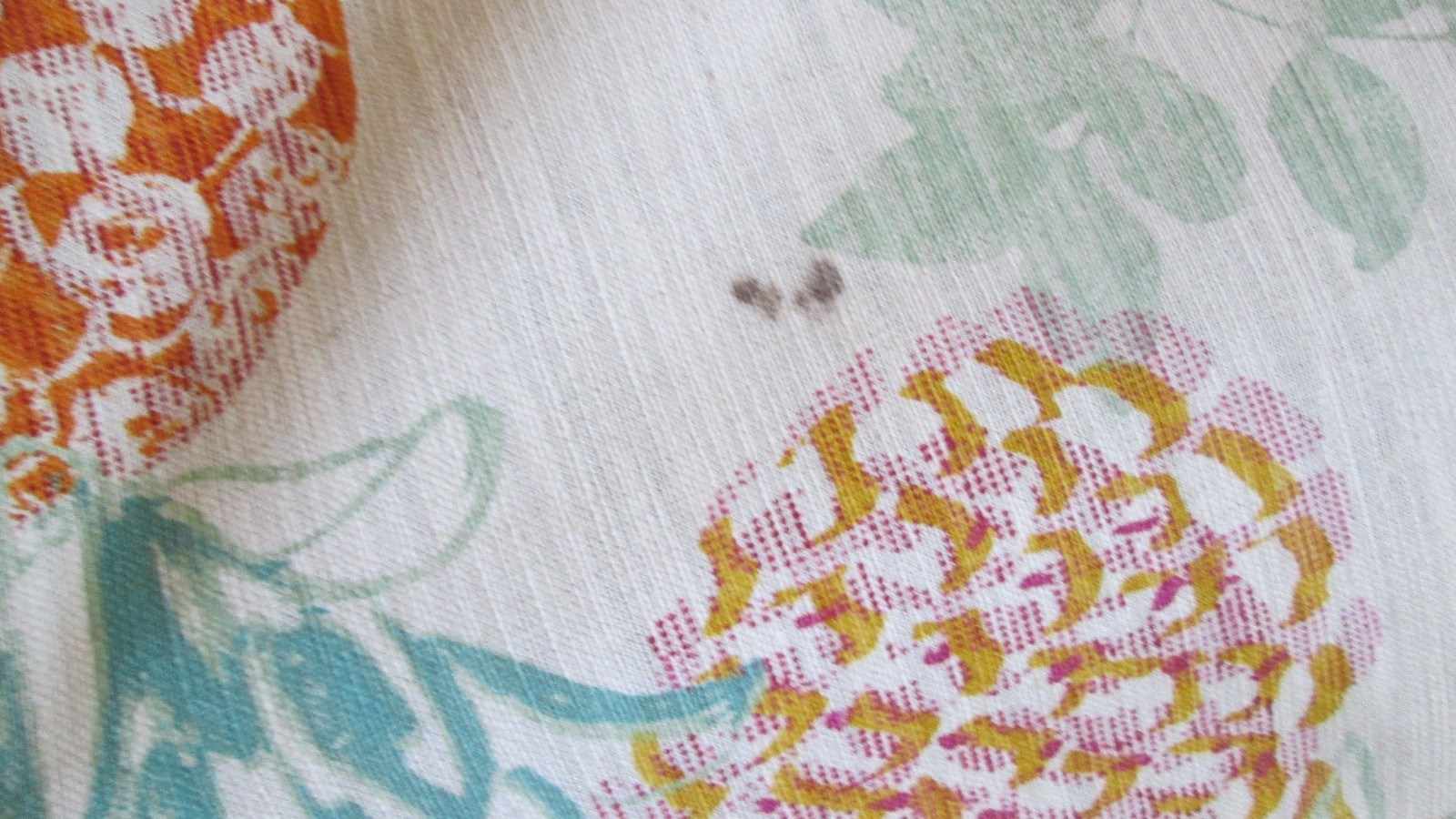 9 yds Pineapple fabric NEW Never used w/ factory flaw Linen Cotton