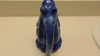 WCL POTTERY PITCHER BLUE FROG/JUG LILLY PAD 7