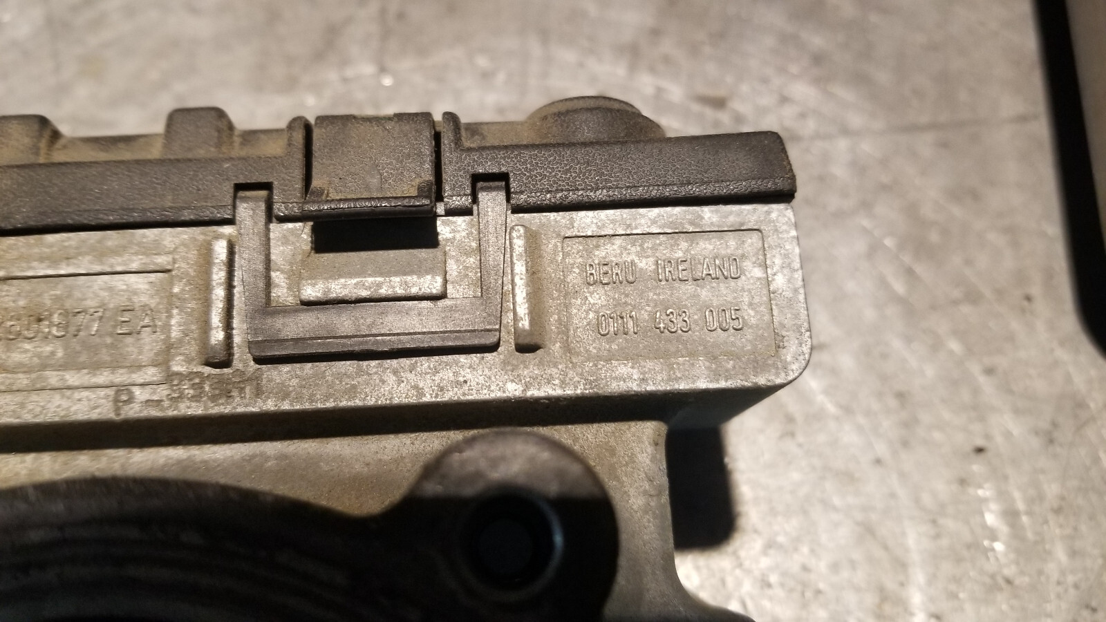 12601677 GM 11-16 2500 3500 HD 6.6L Diesel Turbo Pre Heater INTAKE HEATER - Picture 5 of 5
