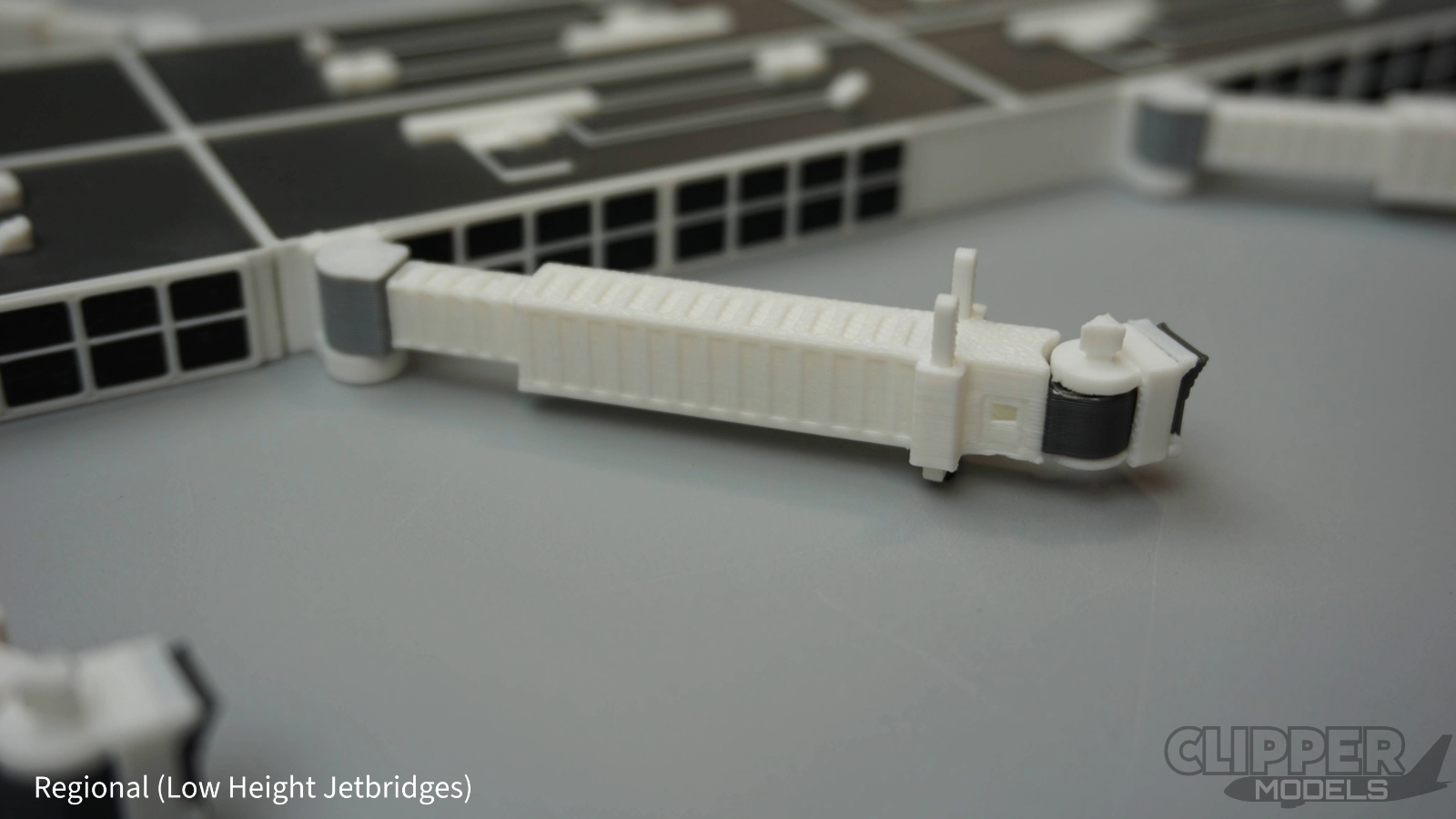Regional Model Airport Building + Extension | 1:400 Scale | Clipper Models