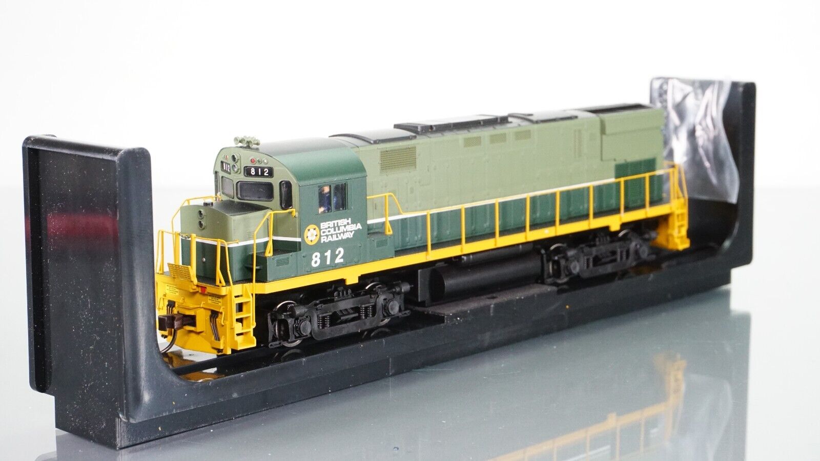 Atlas Classic Silver C425 Ph2 BC Rail 812 HO scale | eBay Atlas Classic Silver C425 Ph2 BC Rail 812 HO scale | eBay