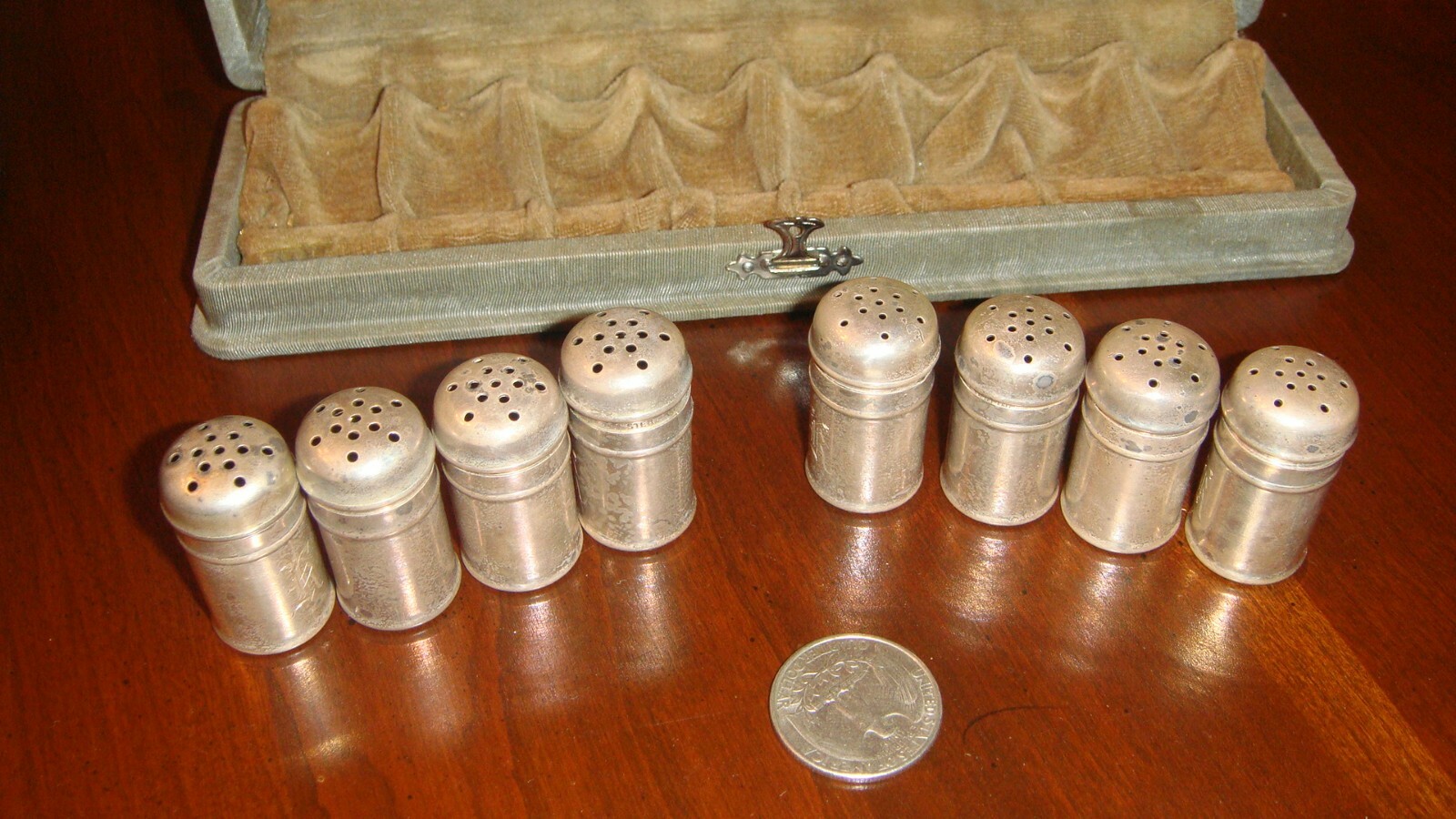 Vint.Sterling Silver 4 Salt & 4 Pepper Shakers In Orig.Box-Monogram-Int.Sterling