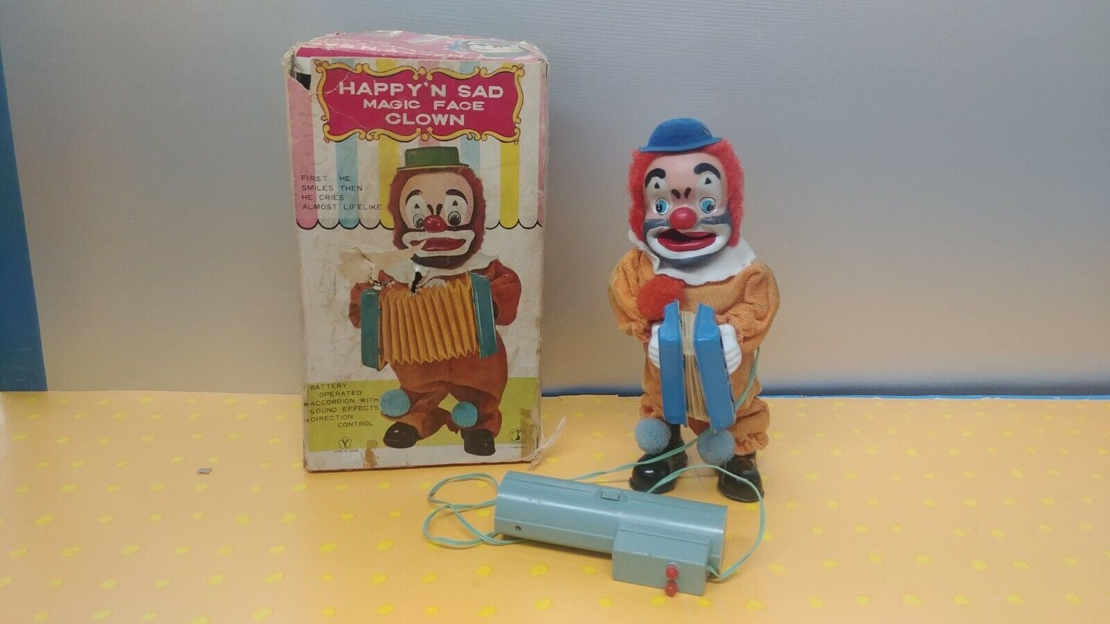 1960's Happy N' Sad Magic Face Clown Battery Operated 1960's Happy N' Sad Magic Face Clown Battery Operated