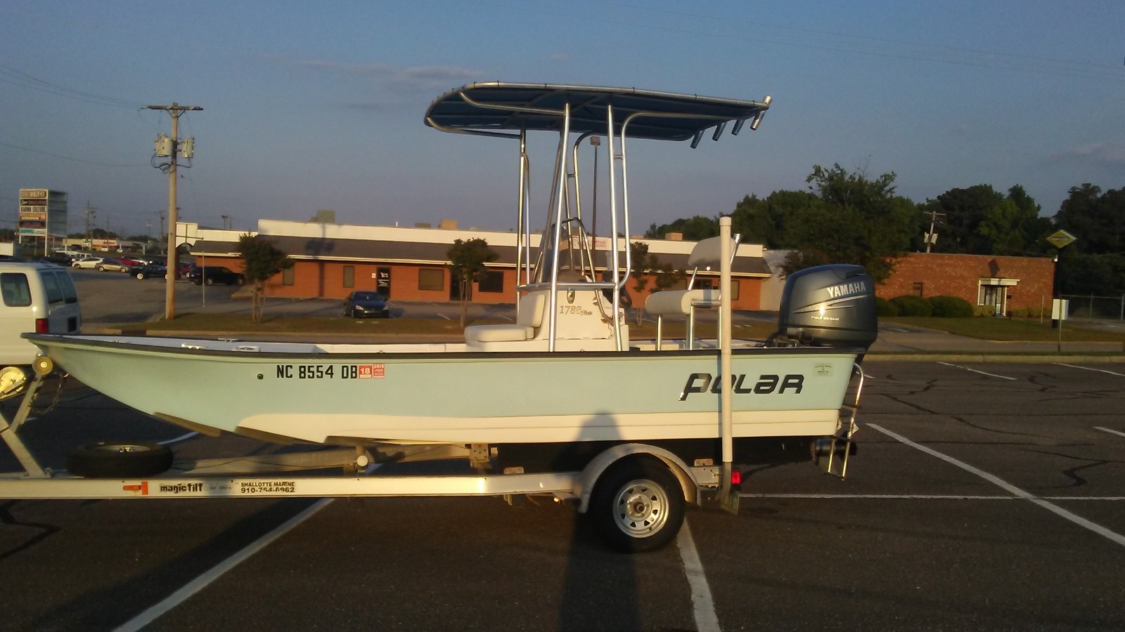 2005 1786 18FT polar Boat Low hours!!!