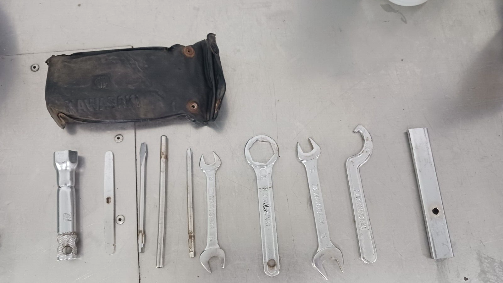 1973 KAWASAKI Z1 900 Z1 TOOL KIT with, Butterfly Stamp or