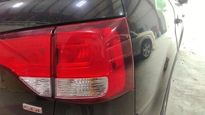 2014-2015 Kia Sorento RH Passenger Outer Taillight Lamp Assy