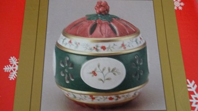 Pfaltzgraff Winterberry Ball Pierced Lighting w Tea Light Christmas Table Ball