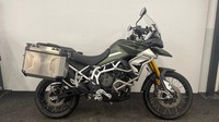 TRIUMPH TIGER 900 RALLY *** FULL TRIUMPH HISTORY - PANNIERS ***