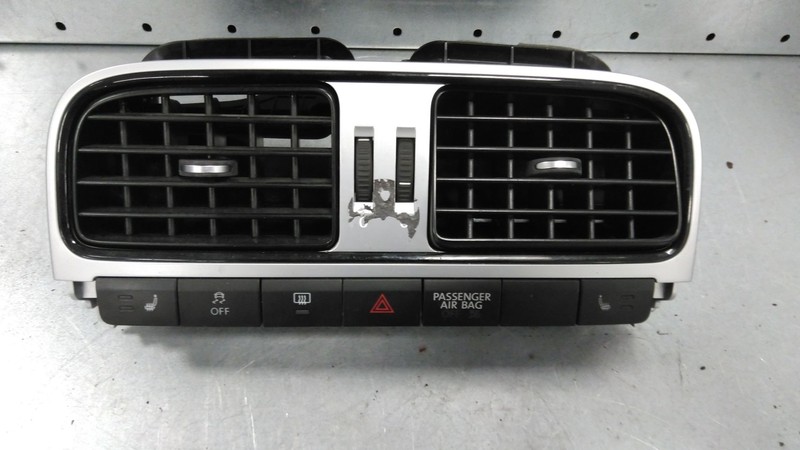 Armaturenbrett Duse Vw Polo V (6r) Hatchback 1.2 Tsi (Cbzb) 2013 6rf819728b