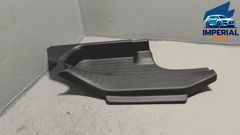 Used 2014-2019 Toyota Highlander Rear Passenger Door Sill Scuff Plate Tim Cover OEM