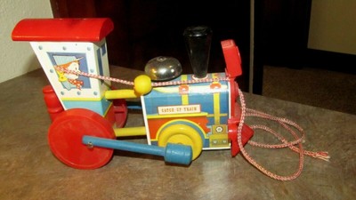 SCARCE VINTAGE 1940-1960 WOOD PULL TOY RAILROAD CATCH UP TRAIN