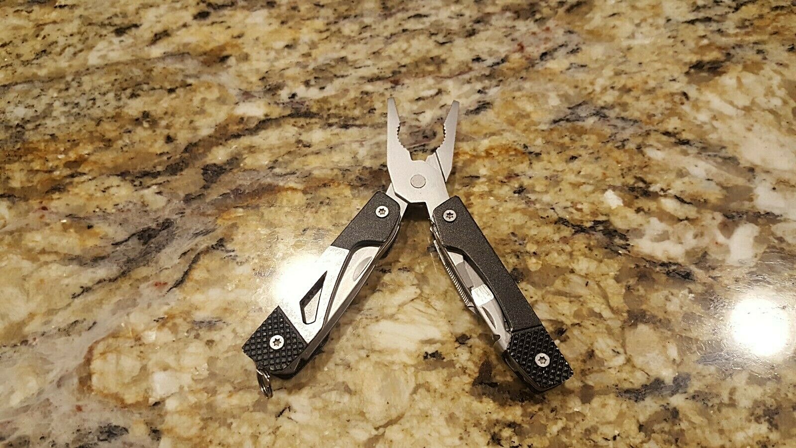 Gerber Vise Used Great Condition - Nice Pocket Tool