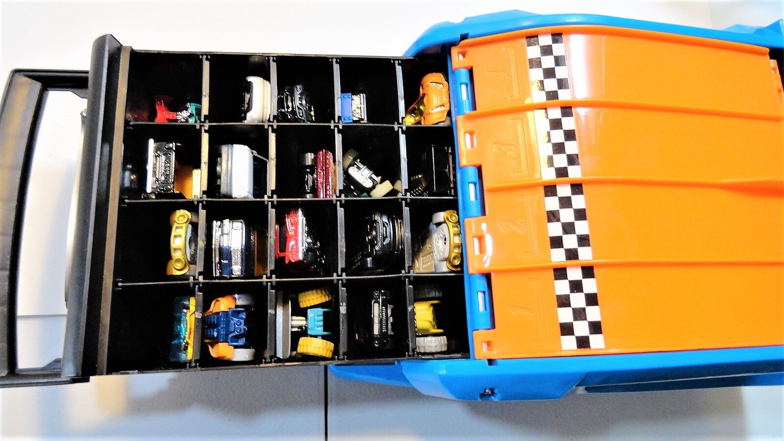 Hot Wheels Neat-Oh! Racing Battle Case 13