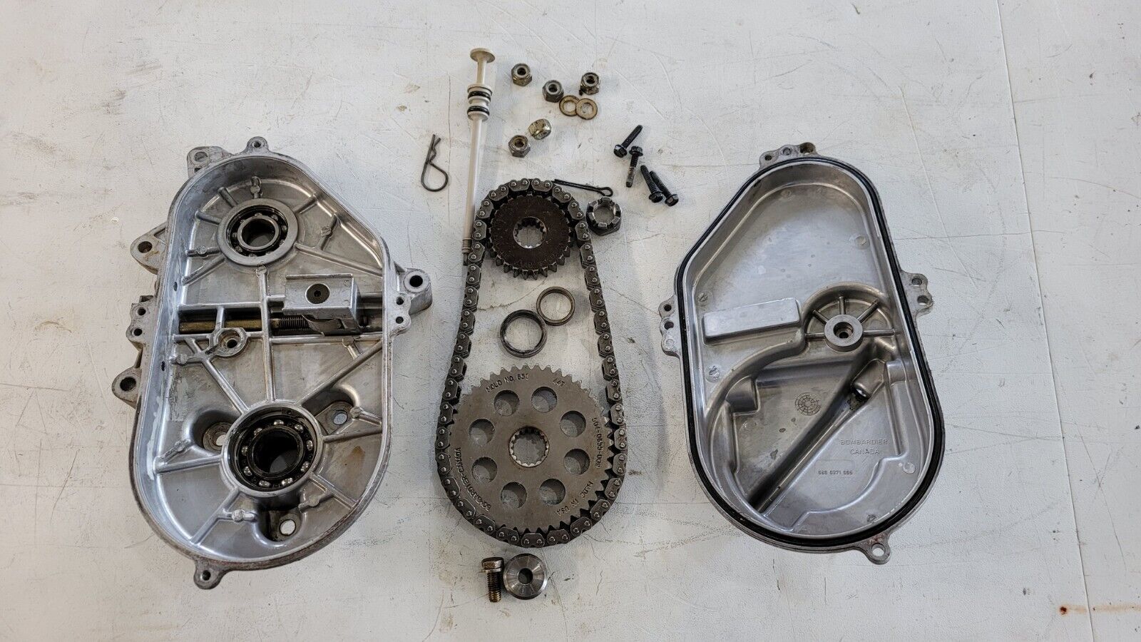 96 Ski-Doo Formula SS Z 3 Mach 440 583 600 670 800 CHAINCASE 96 Ski-Doo Formula SS Z 3 Mach 440 583 600 670 800 CHAINCASE