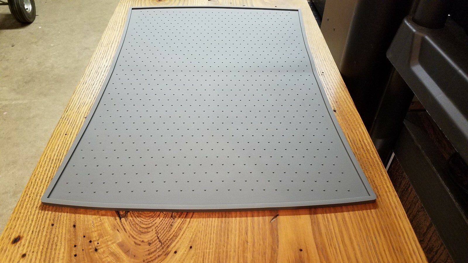 LARGE DOG FEEDING MAT - SILICONE WATERPROOF FLOOR PLACEMAT 23 1/2