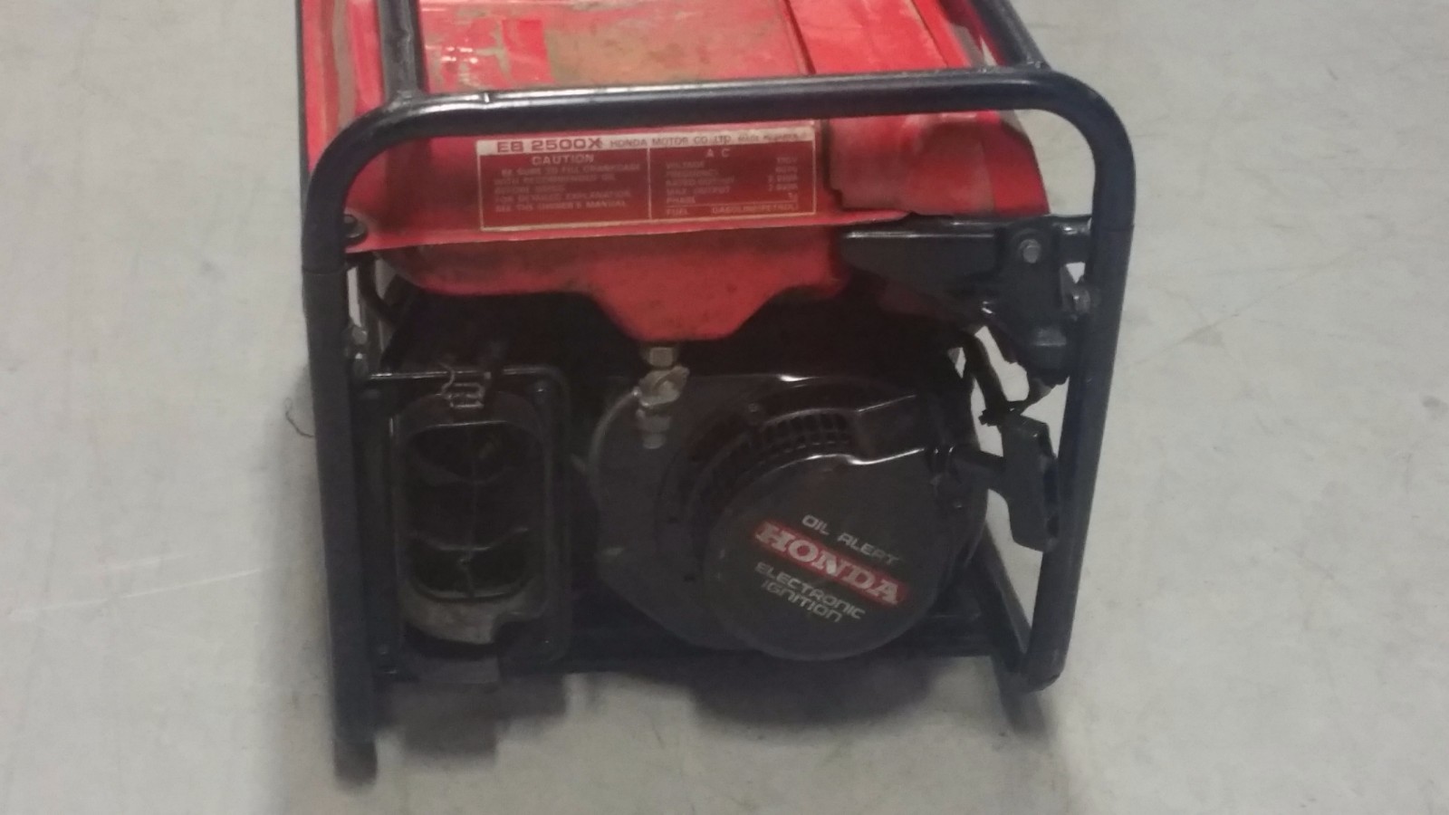 Honda EB2500 generator 2500 Watt 110 AC / 12 Volt dc Japan