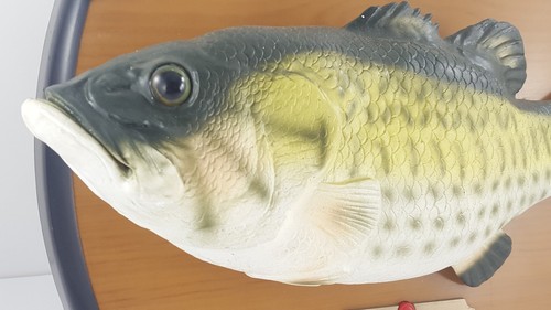 Big Mouth Billy Bass Singing Fish 2000