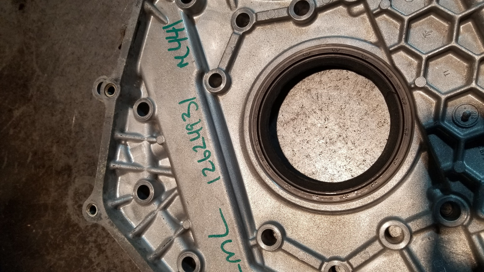 12624931 2011-14 Chevy 6.6 LML Duramax Diesel MT AT Transmission Adapter Plate  - Picture 9 of 11