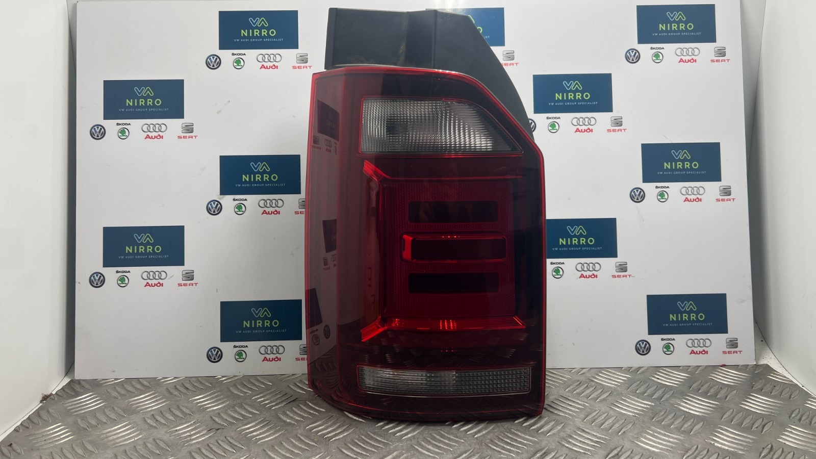VW TRANSPORTER PASSENGER SIDE REAR LED BACK LIGHT FITS 2016 TO 2019 7E0945207F