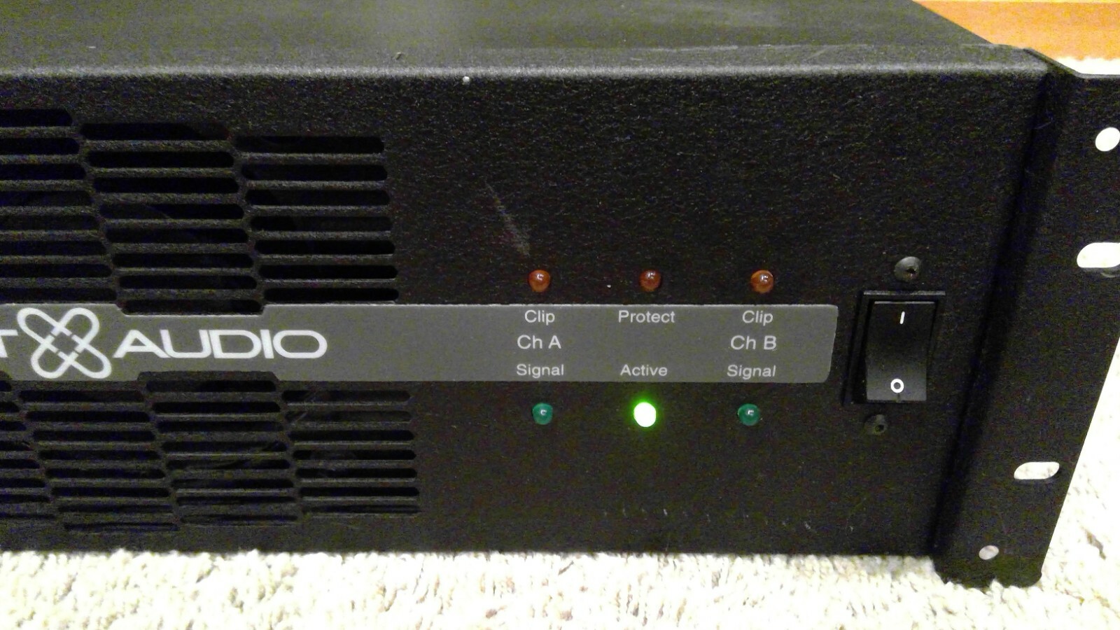 Crest Audio VS1500 Professional Rack Mount Power Amplifier