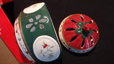 Pfaltzgraff Winterberry Ball Pierced Lighting w Tea Light Christmas Table Ball