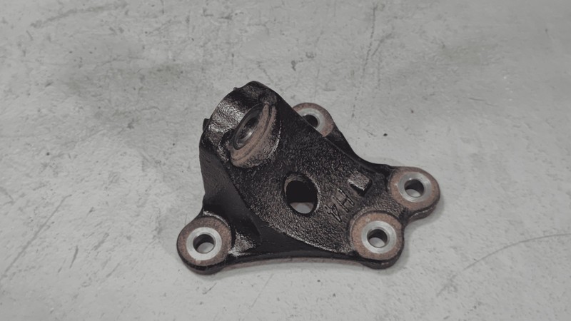 Used Toyota Highlander 3.5L Engine Motor Front Mount Support Bracket OEM 2017-2019