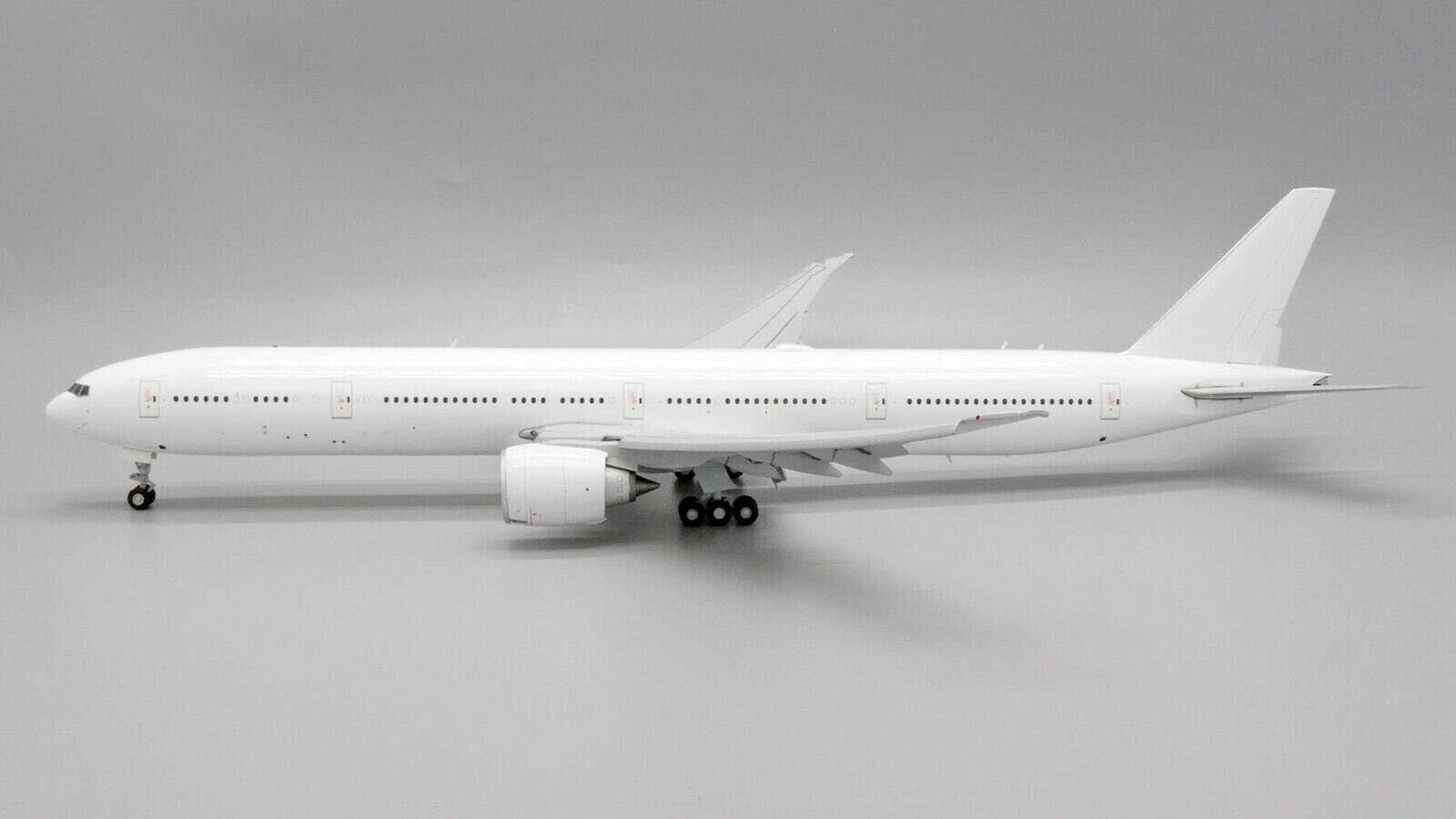 JcWings 1/200 ホワイトブランク B777-300ER www.JetCollector.com: Blank White B777-300ER Flaps Down 1