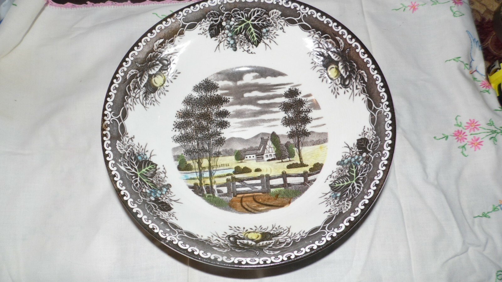 VINTAGE COUNTRY HOUSE SPRING VALLEY TRANSFERWARE LARGE SERVING BOWL FARM SCENE
