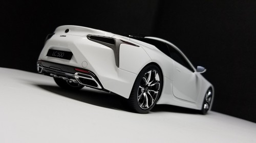 【新品/未使用】AUTOart レクサス LC500 Amazon | AUTOart 1/18 レクサス LC500 ブラック インテリア