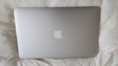 Apple macbook air 11-inch mid 2012