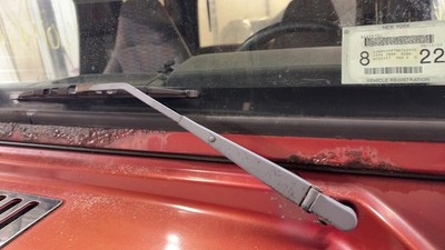 Used Left Wiper Arm fits: 1998 Jeep Wrangler Se Sahara Sport LHD Grade A