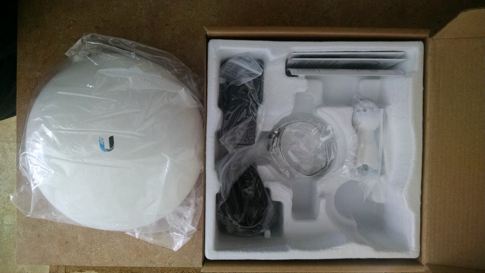 Ubiquiti Networks NanoBeam ac High Performance 19 dBi airMAX Bridge, 5 GHz