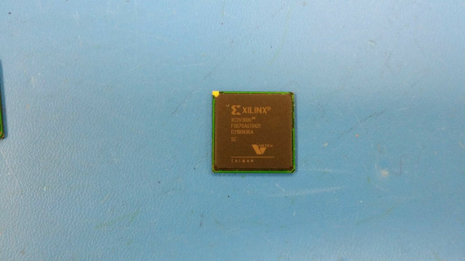 CPU XILINX FPGA Virtex II XC2V3000 XC2V3000-5FG676C FPGA Virtex-II Family 3M Gates 32256 Cells 750MHz