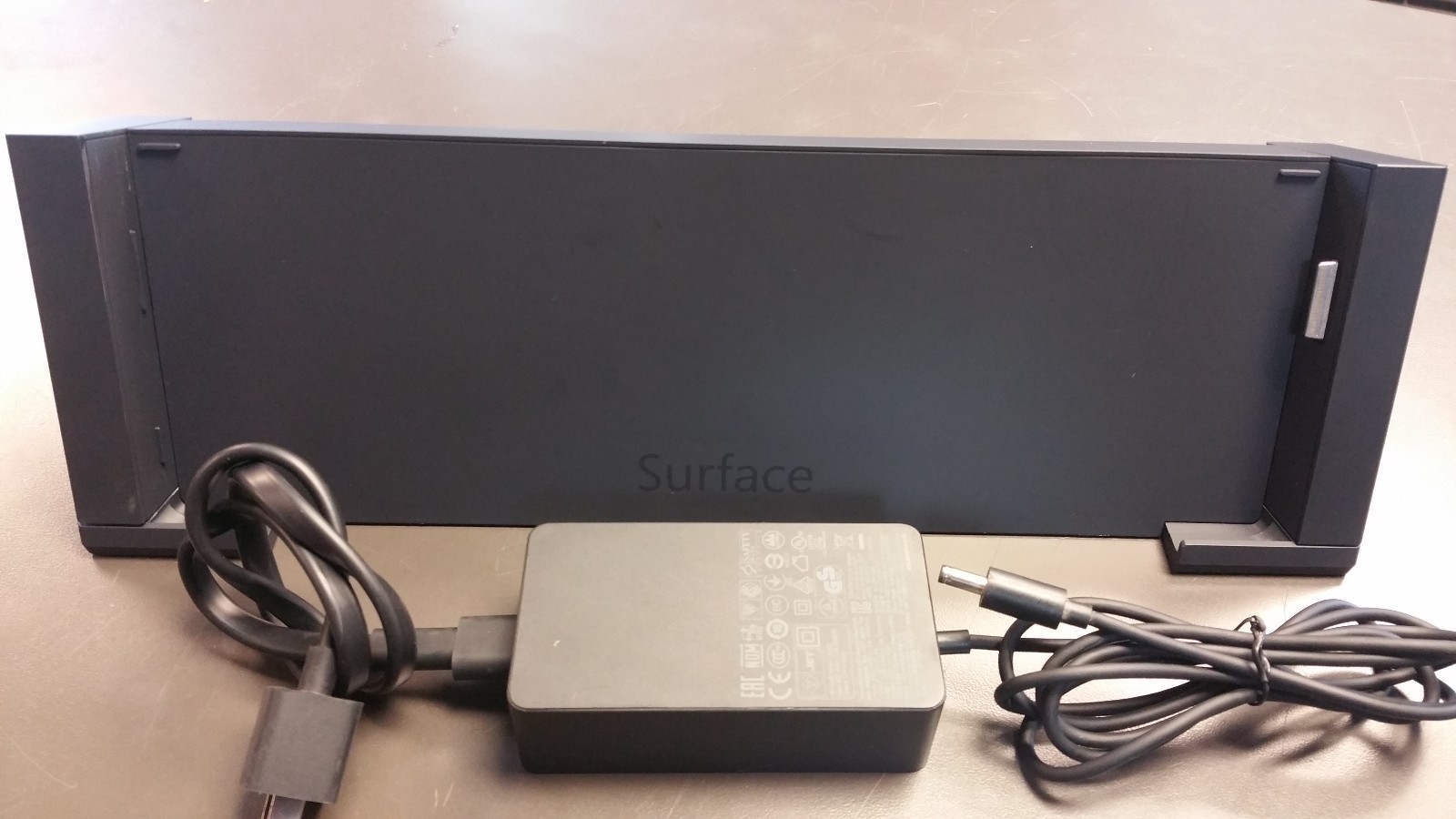 Microsoft Surface Pro 3 Docking Station Model 1664 with AC