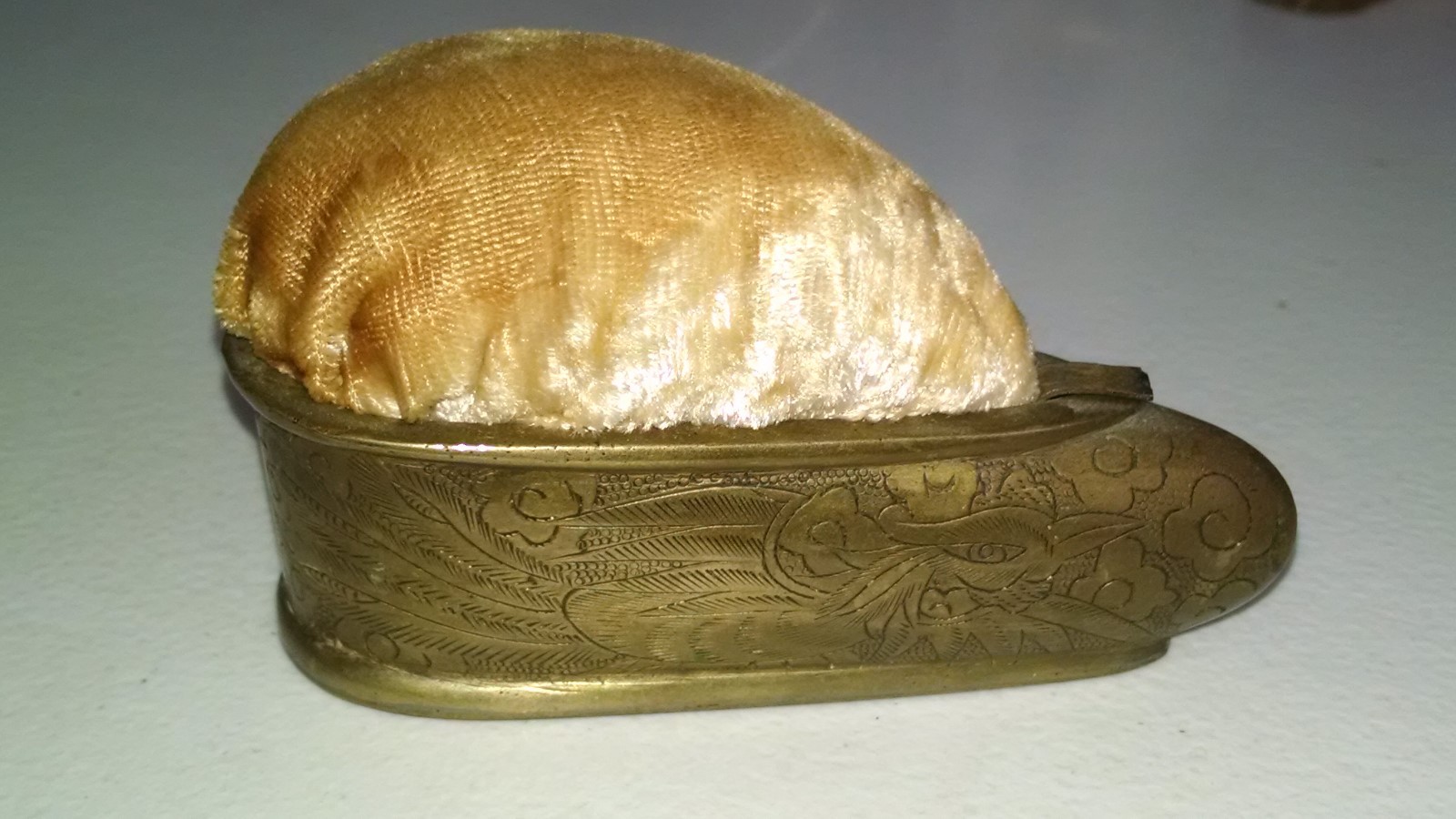 ANTIQUE BRASS  PIN CUSHION PEACOCK & DRAGON DESIGN ESTATE NON SMOKING HOME