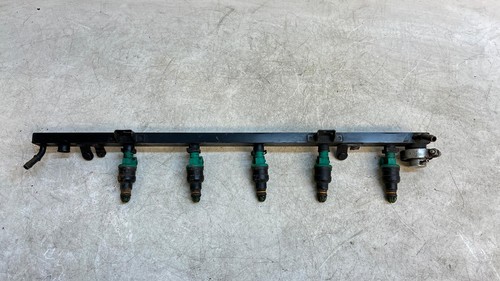 メル BMW E30 325i/325ix M20B25 Fuel Injector Rail W/5 Fuel