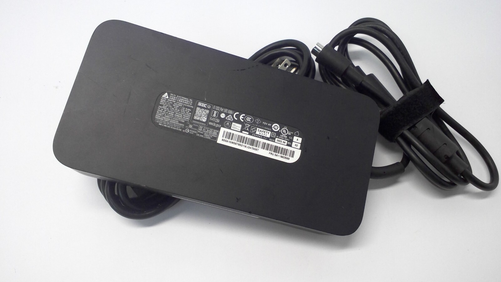 Genuine Delta Power Supply AC Adapter ADP-240FB T 19V 4.74A