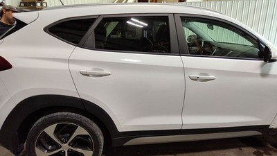 2016-21 Hyundai Tucson RH Passenger Rear Assy w/Privacy Tint Dazzling White-PDW
